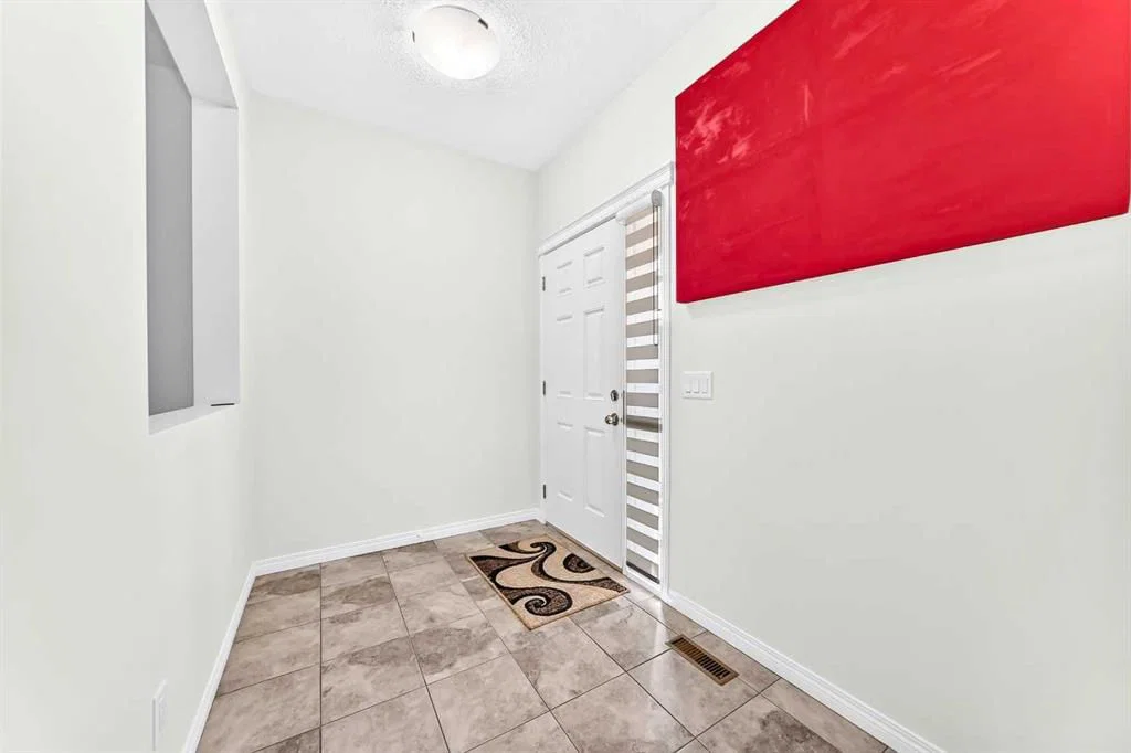 71 Martha's Meadow Close NE, Calgary — photo 4 of 50