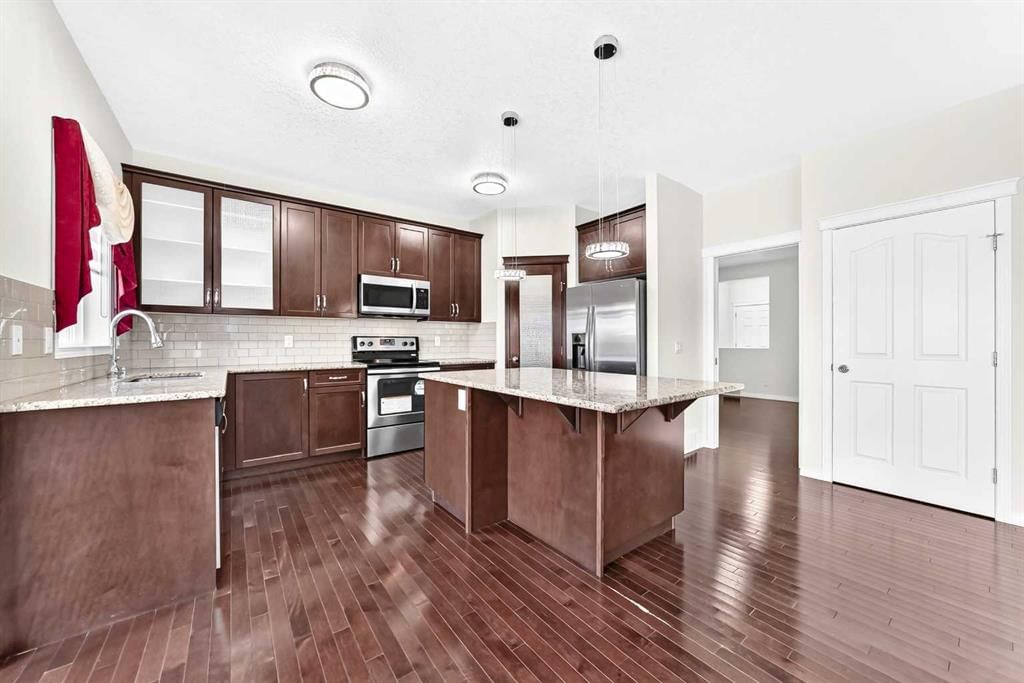 71 Martha's Meadow Close NE, Calgary — photo 5 of 50