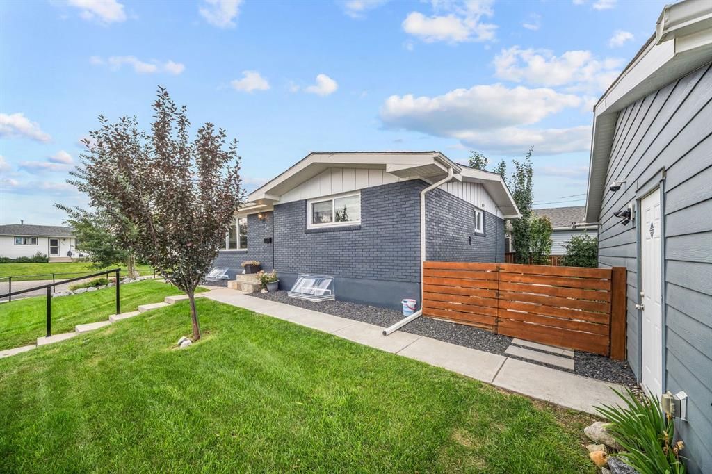 703 Millar Road NE, Calgary — photo 2 of 47