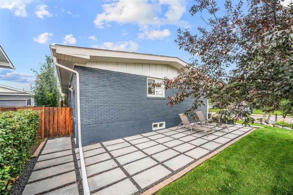 703 Millar Road NE, Calgary — photo 4 of 47