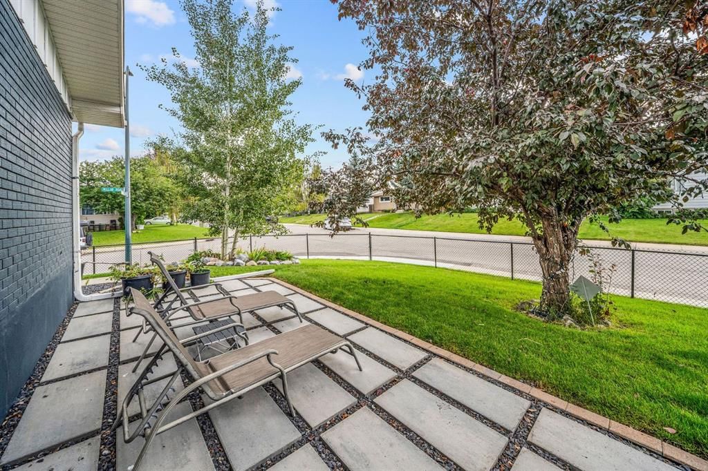 703 Millar Road NE, Calgary — photo 5 of 47
