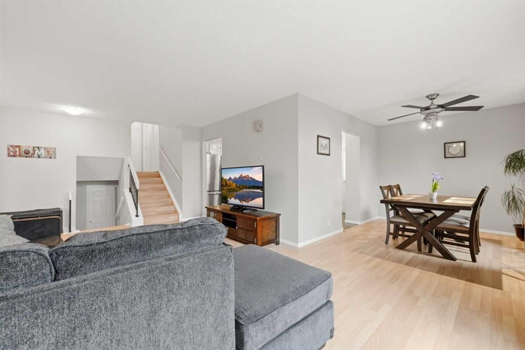32 Beddington Rise NE, Calgary — photo 4 of 28