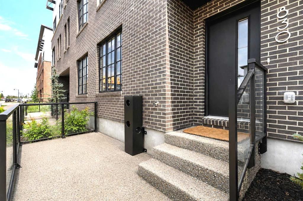 830 81 Street SW, Calgary — main listing photo