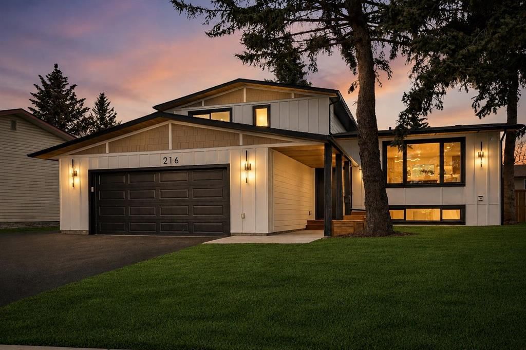 216 Oakridge Place SW, Calgary — main listing photo