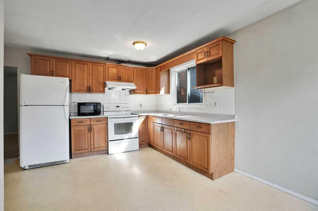 888 Rundlecairn Way NE, Calgary — photo 5 of 33