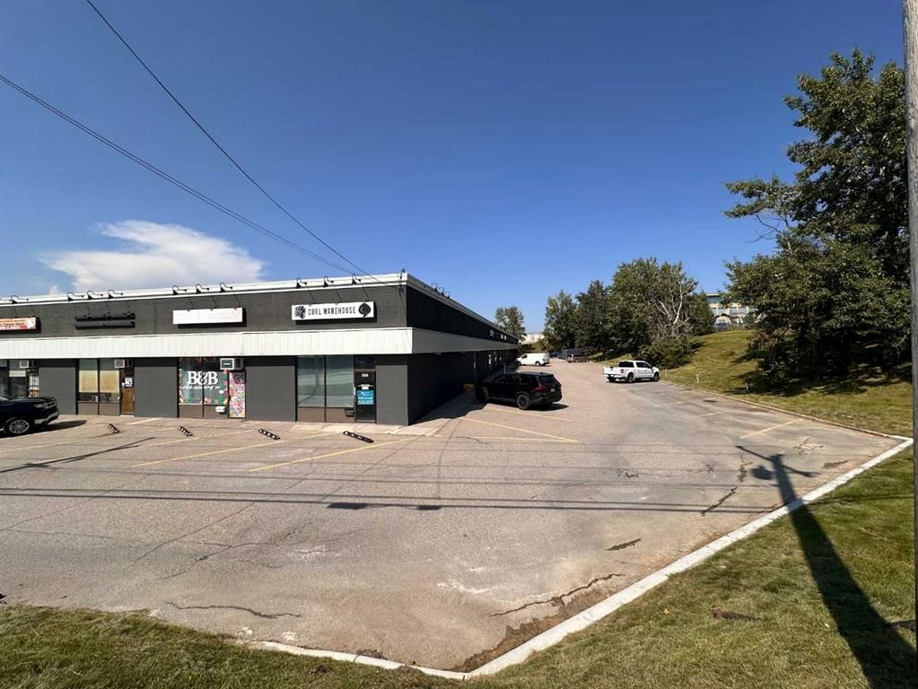 526 42 Avenue SE, Calgary — photo 2 of 9