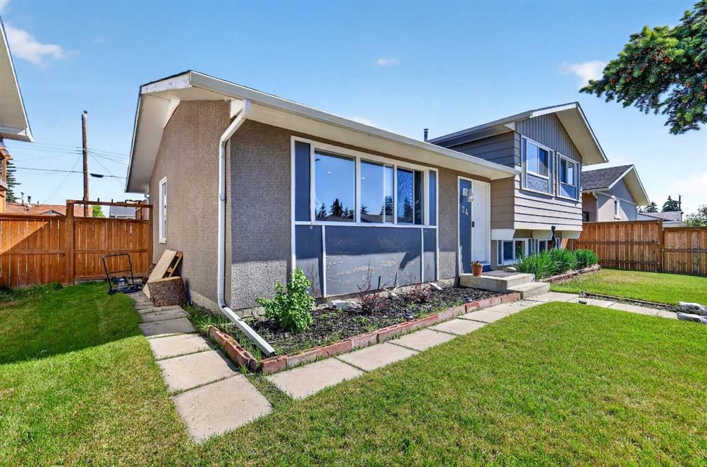 24 Penworth Crescent SE, Calgary — photo 3 of 43