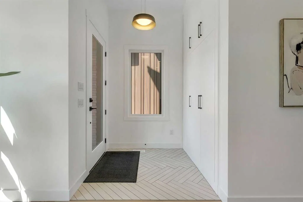 2220 8 Street NE, Calgary — photo 3 of 50