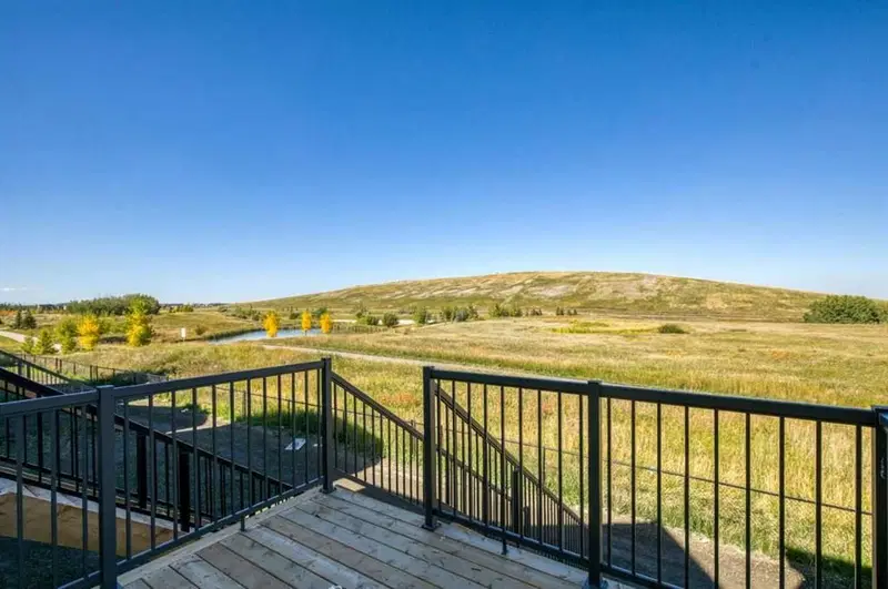 85 Walgrove Bay SE, Calgary — photo 4 of 44