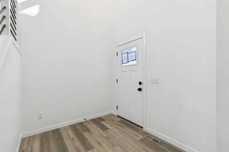 85 Walgrove Bay SE, Calgary — photo 5 of 44
