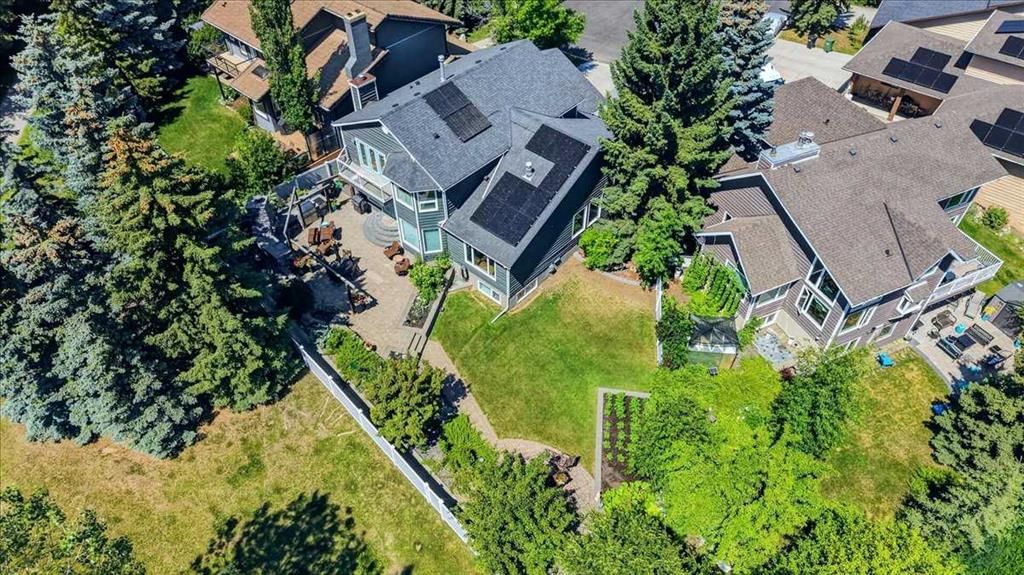 27 Edcath Court NW, Calgary — photo 2 of 46