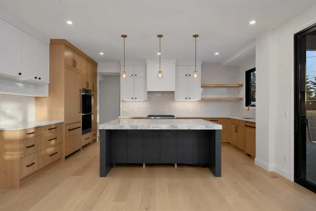 3511 34 Avenue SW, Calgary — photo 3 of 50