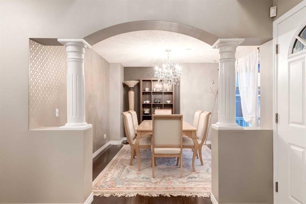 331 Sierra Madre Court SW, Calgary — photo 3 of 50