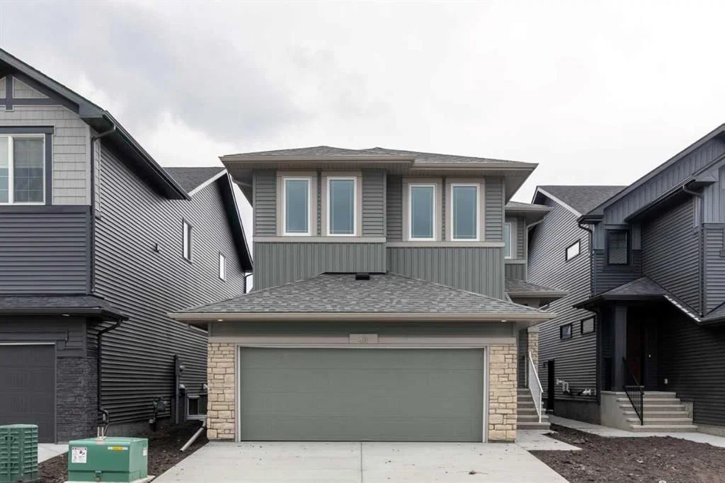 43 Hotchkiss Avenue SE, Calgary — main listing photo