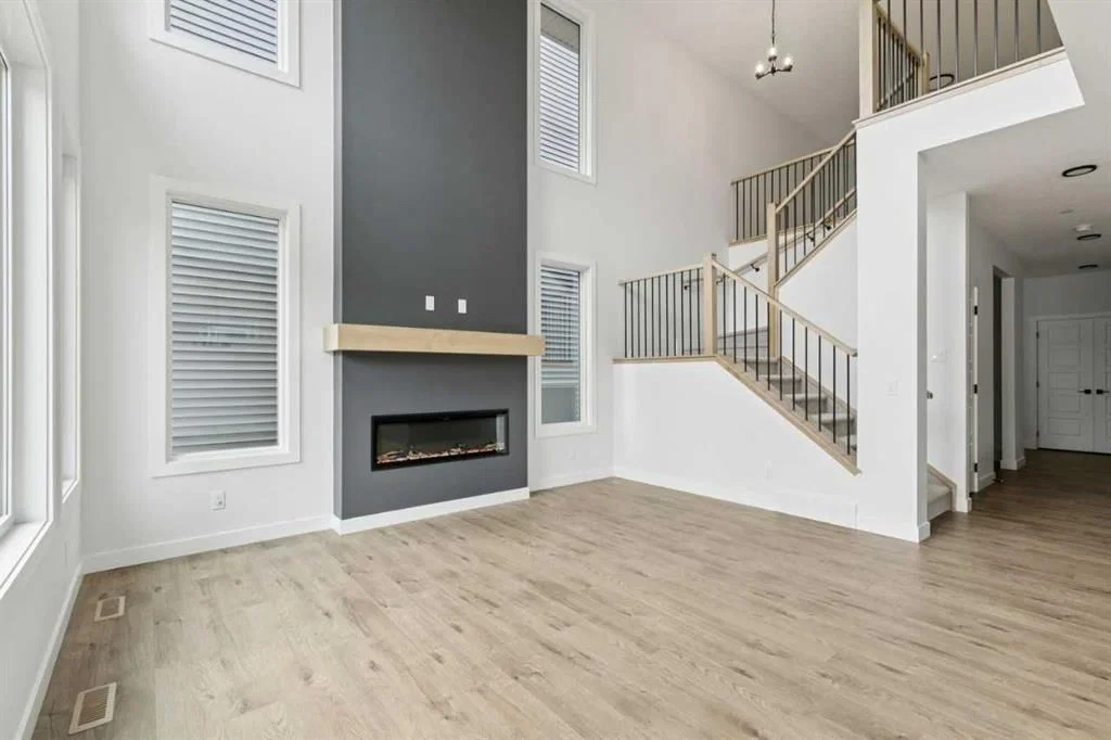 43 Hotchkiss Avenue SE, Calgary — photo 5 of 41
