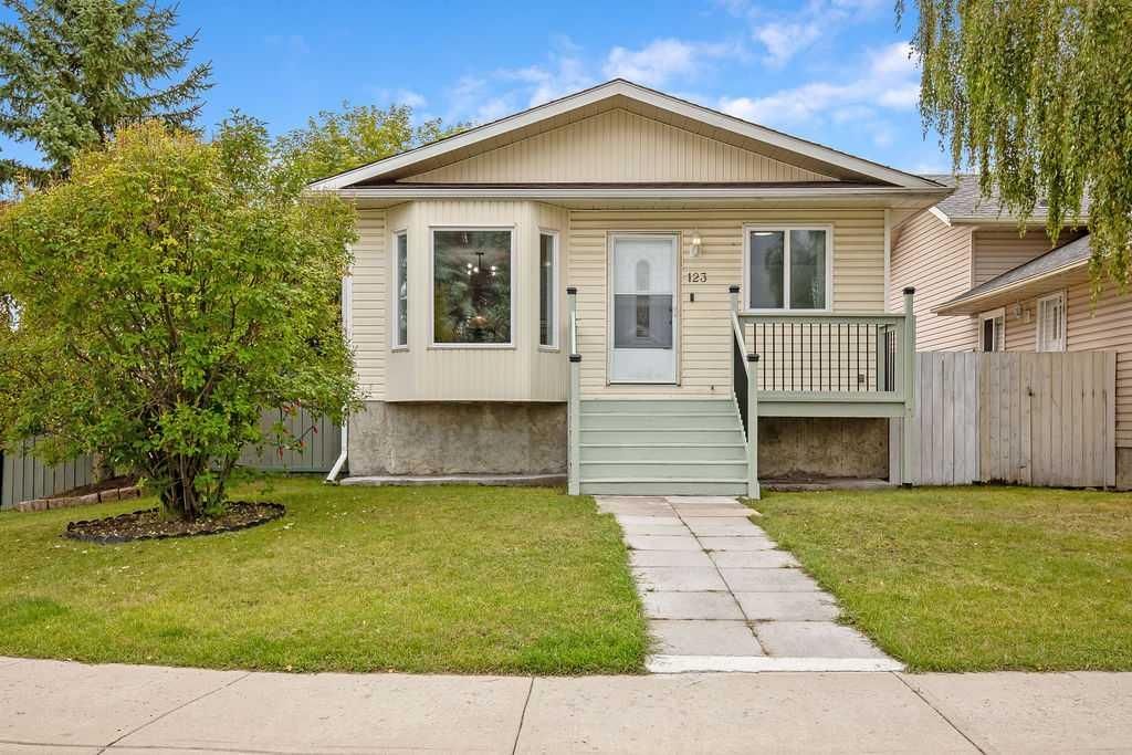 123 Shawglen Rise SW, Calgary — main listing photo