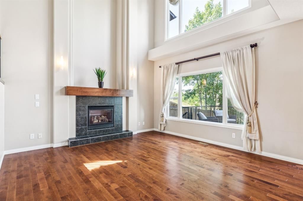 91 St Moritz Terrace SW, Calgary — photo 2 of 36