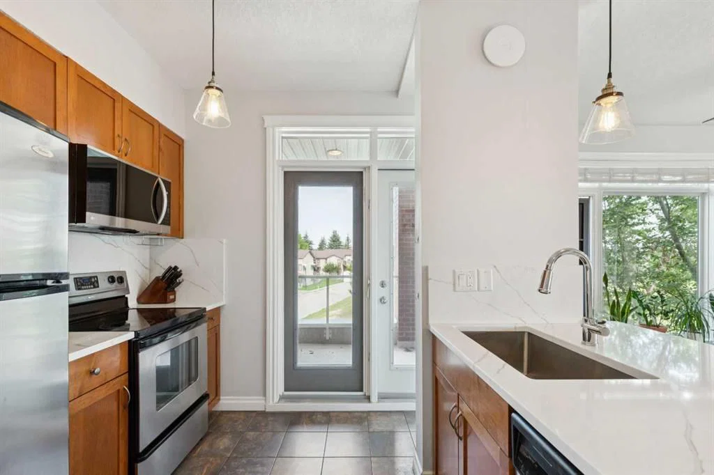 311, 2 Hemlock Crescent SW, Calgary — photo 4 of 22