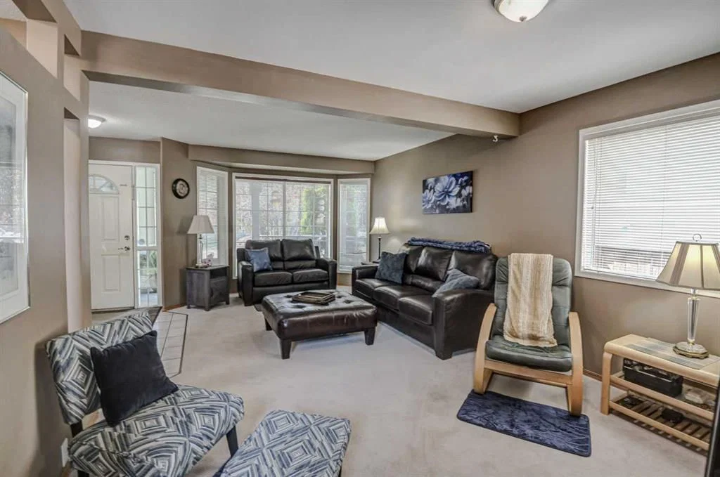 124 Del Ray Close NE, Calgary — photo 4 of 28