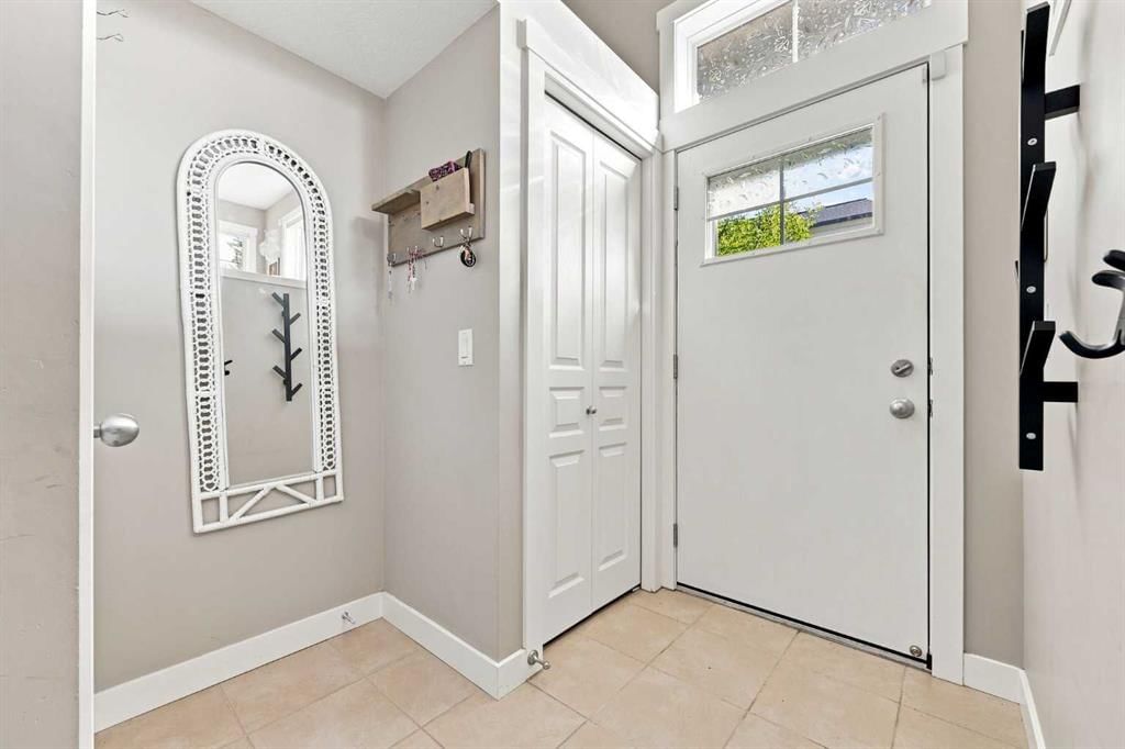 345 Mckenzie Towne Gate SE, Calgary — photo 3 of 50