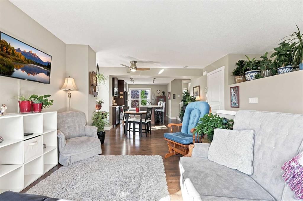 345 Mckenzie Towne Gate SE, Calgary — photo 5 of 50