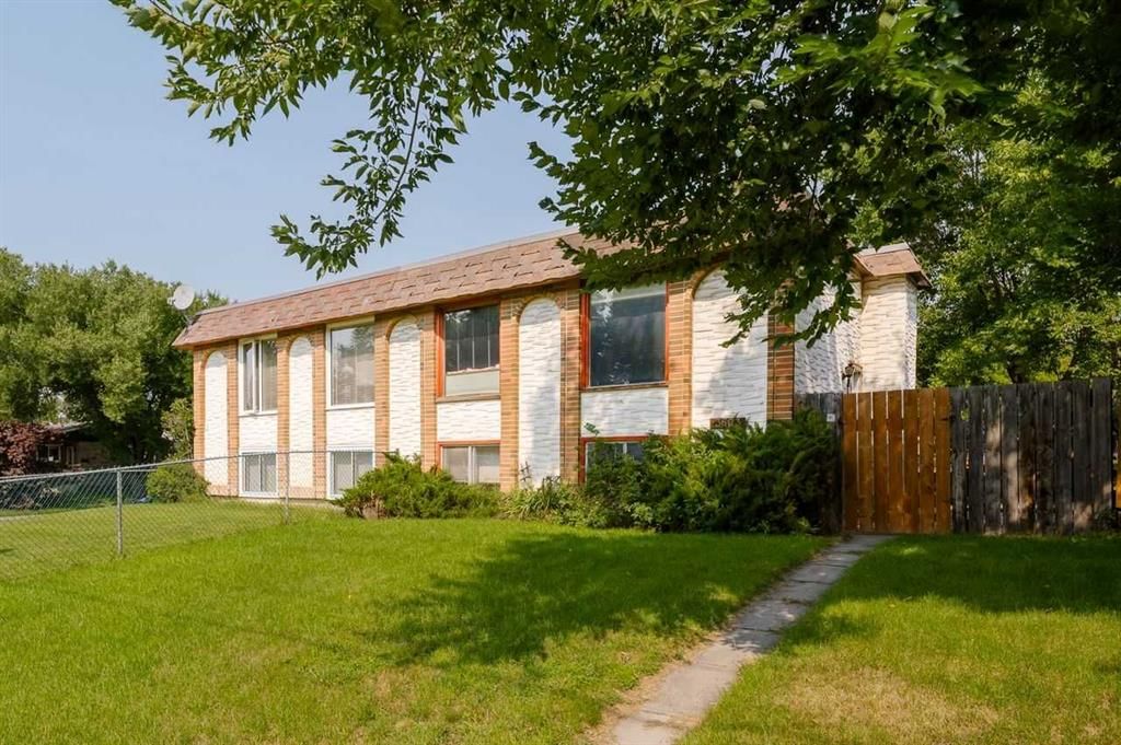 3603 29A Avenue SE, Calgary — main listing photo