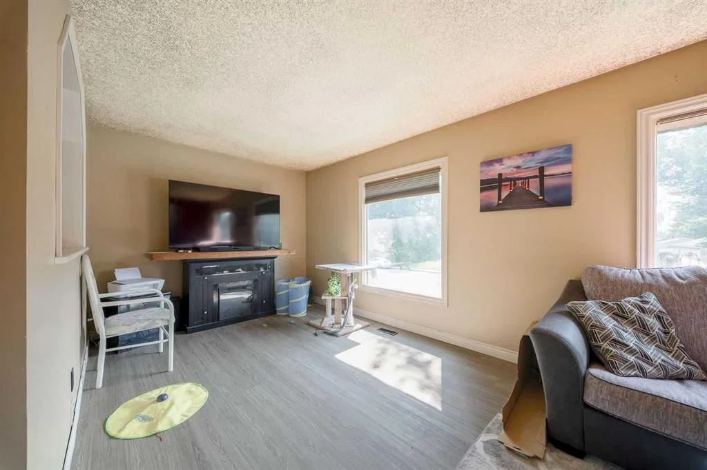 3603 29A Avenue SE, Calgary — photo 4 of 28