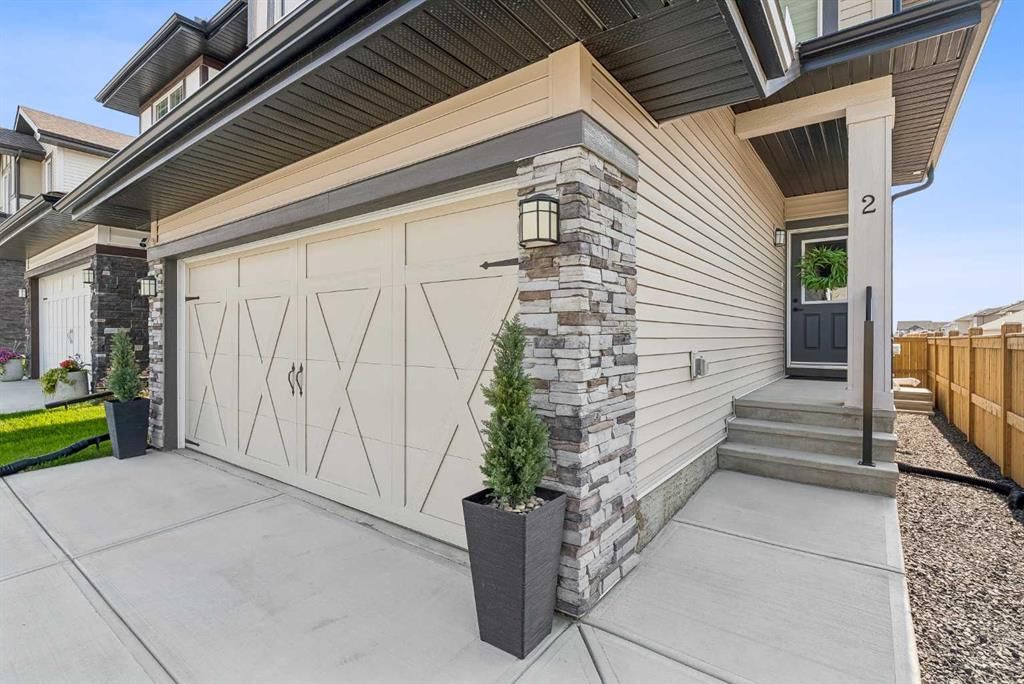 2 Belgian Court, Calgary — detached for sale