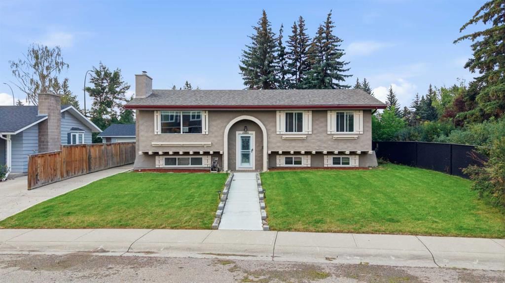 2220 Paliswood Road SW, Calgary — main listing photo