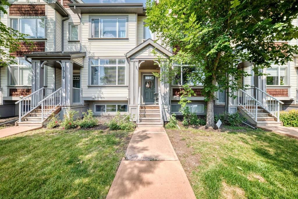 1915 Copperfield Boulevard SE, Calgary — photo 2 of 42