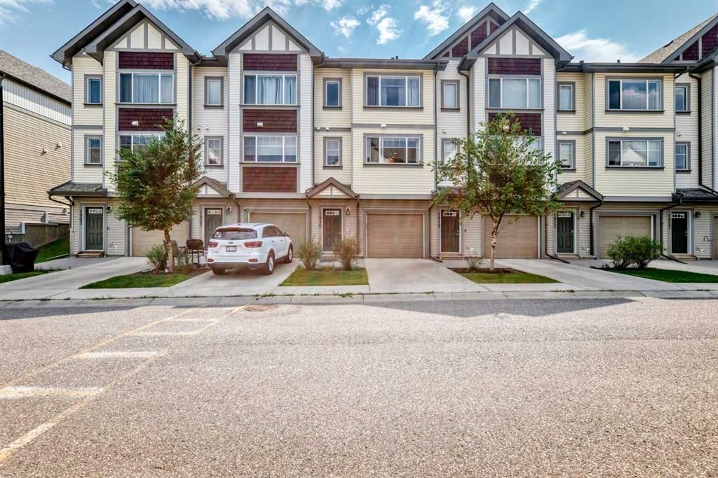 1915 Copperfield Boulevard SE, Calgary — photo 5 of 42