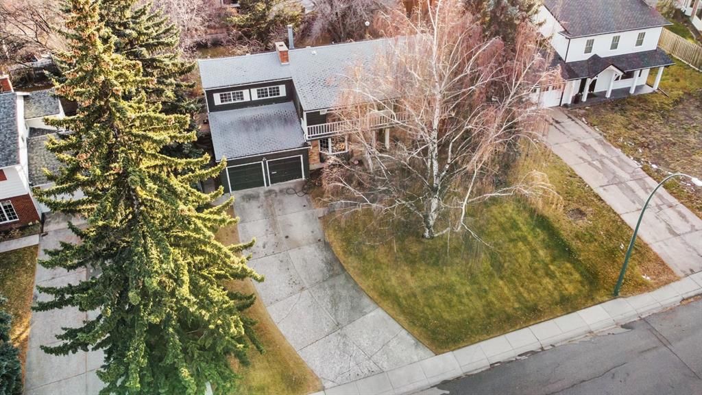 1223 Baldwin Crescent SW, Calgary — main listing photo
