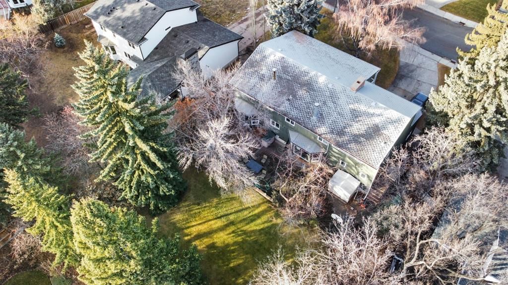 1223 Baldwin Crescent SW, Calgary — photo 5 of 14