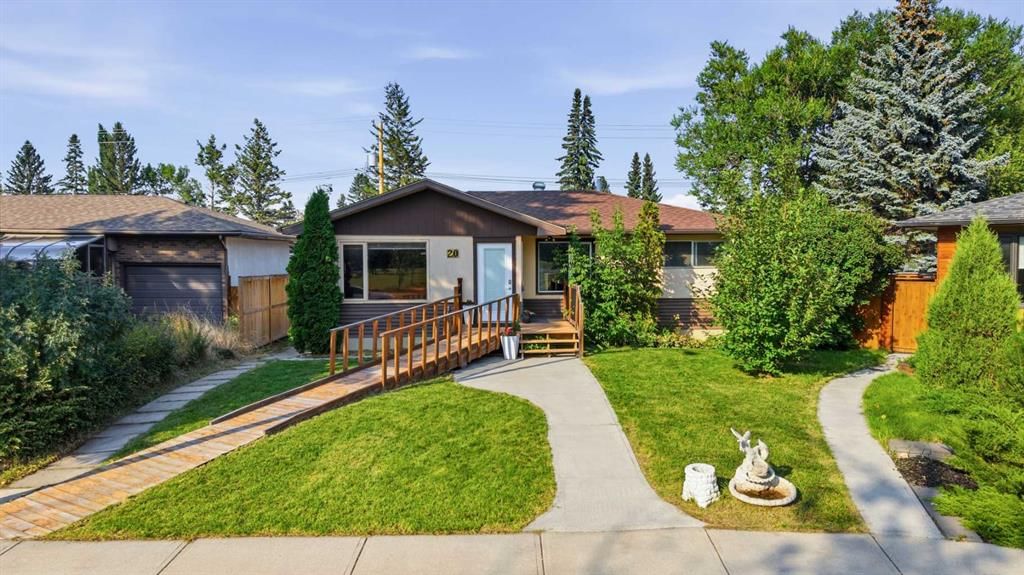 20 Rossburn Crescent SW, Calgary — main listing photo