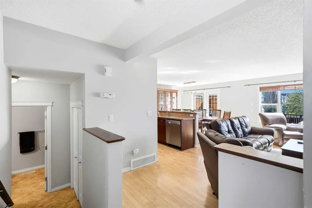 78 Cougar Plateau Way SW, Calgary — photo 5 of 46