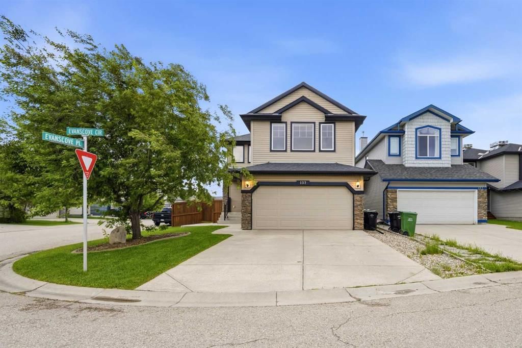 137 Evanscove Circle NW, Calgary — photo 2 of 50