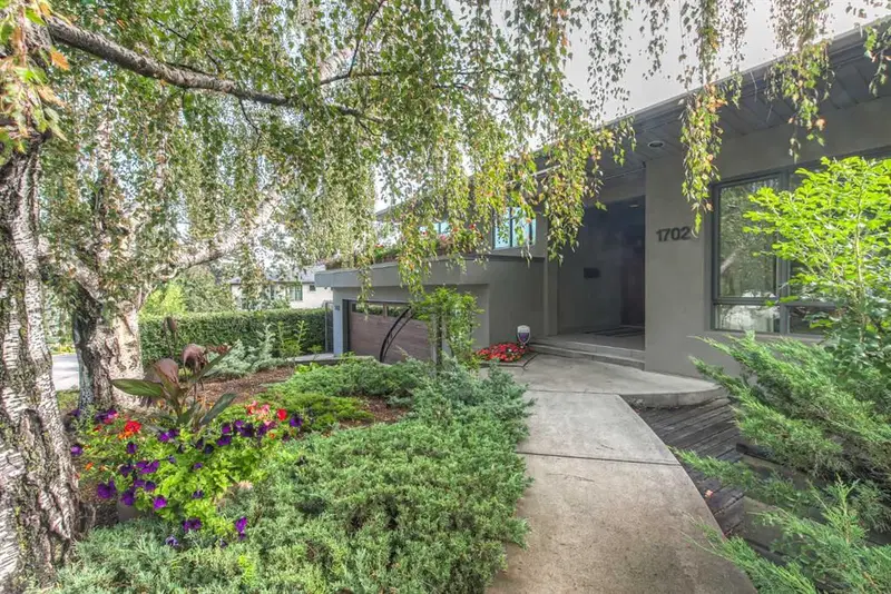 1702 24 Street SW, Calgary — main listing photo