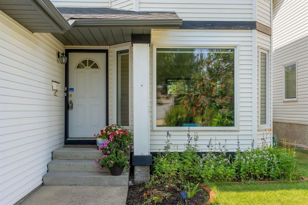 11 Arbour Summit Close NW, Calgary — photo 3 of 49