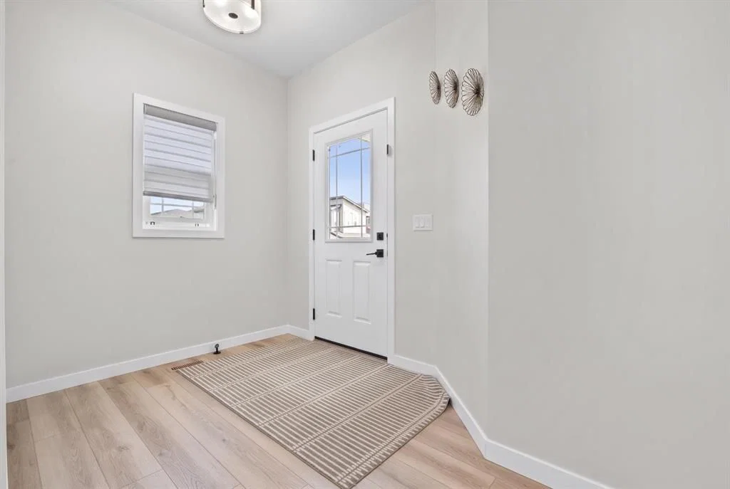 1429 Chinook Gate Glen SW, Airdrie — photo 2 of 43