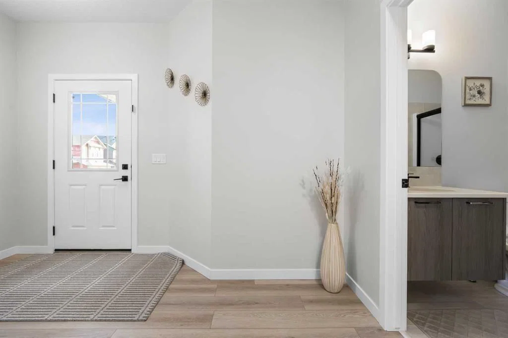 1429 Chinook Gate Glen SW, Airdrie — photo 3 of 43