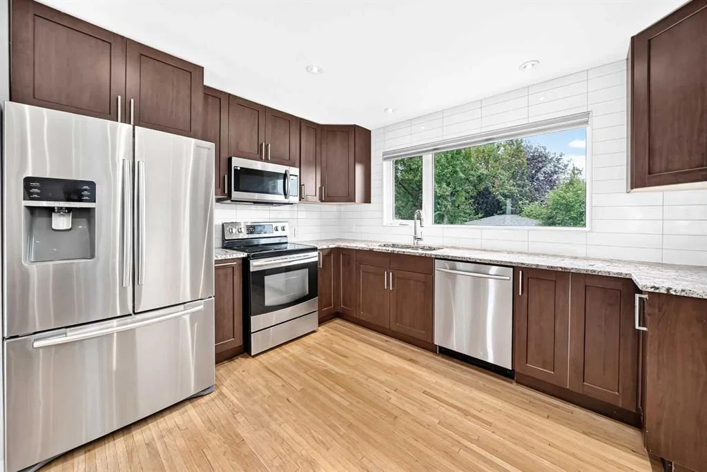 173 Cornwallis Drive NW, Calgary — photo 4 of 47