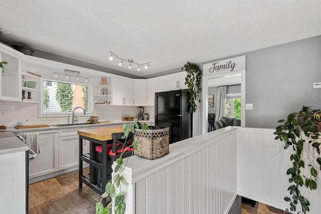909 6 Street SW, High River — photo 4 of 23