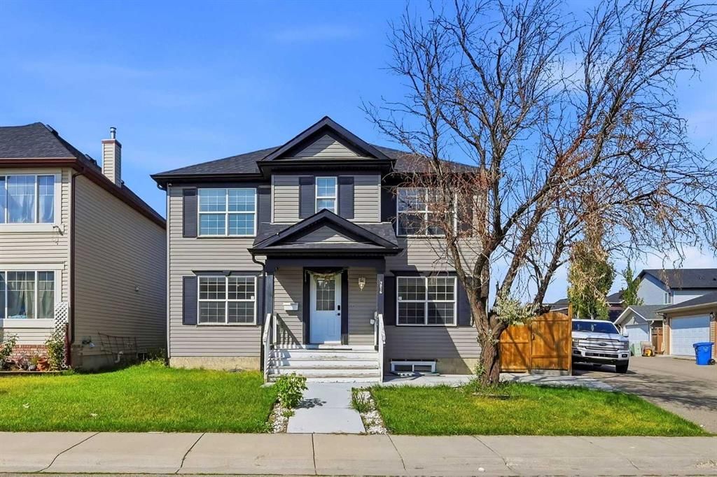 7916 Martha's Haven Park NE, Calgary — photo 4 of 49