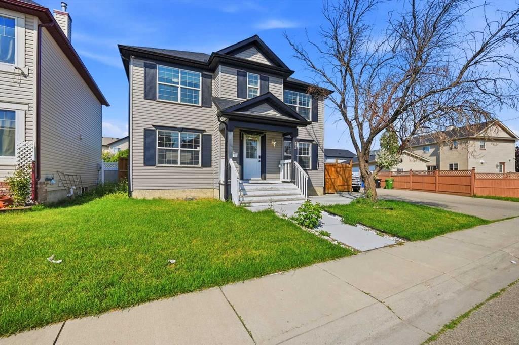 7916 Martha's Haven Park NE, Calgary — photo 5 of 49
