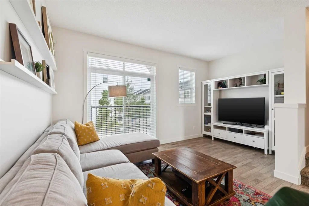 206 Nolanfield Villas NW, Calgary — photo 4 of 40