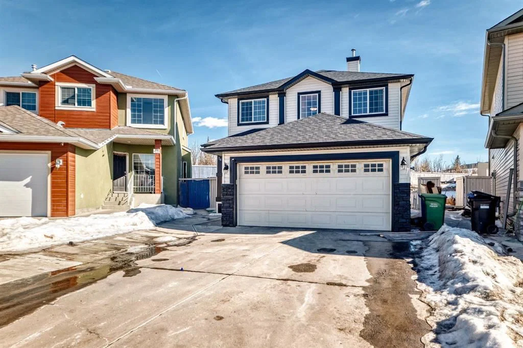 16 Saddlecrest Park NE, Calgary — photo 2 of 46