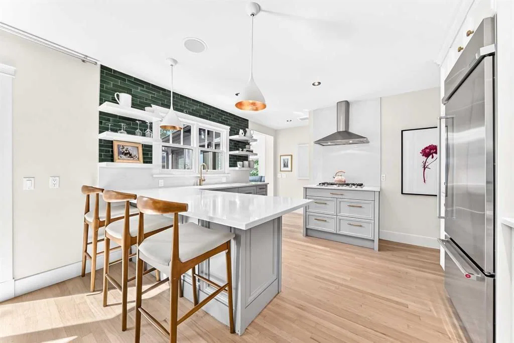 3223 2 Street SW, Calgary — photo 4 of 44