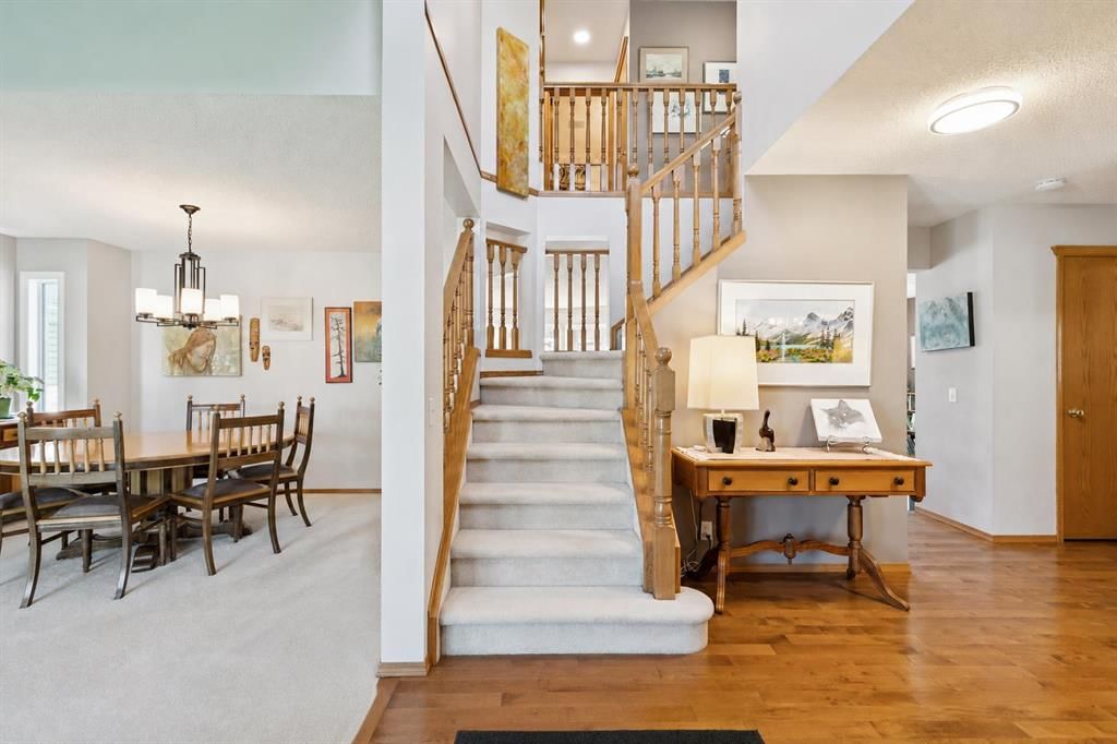 124 Schubert Hill NW, Calgary — photo 3 of 36