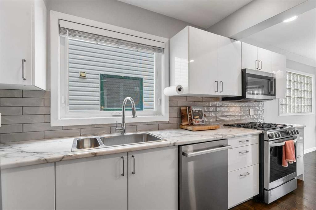 2031 2 Avenue NW, Calgary — photo 3 of 48