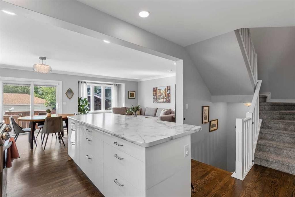 2031 2 Avenue NW, Calgary — photo 4 of 48